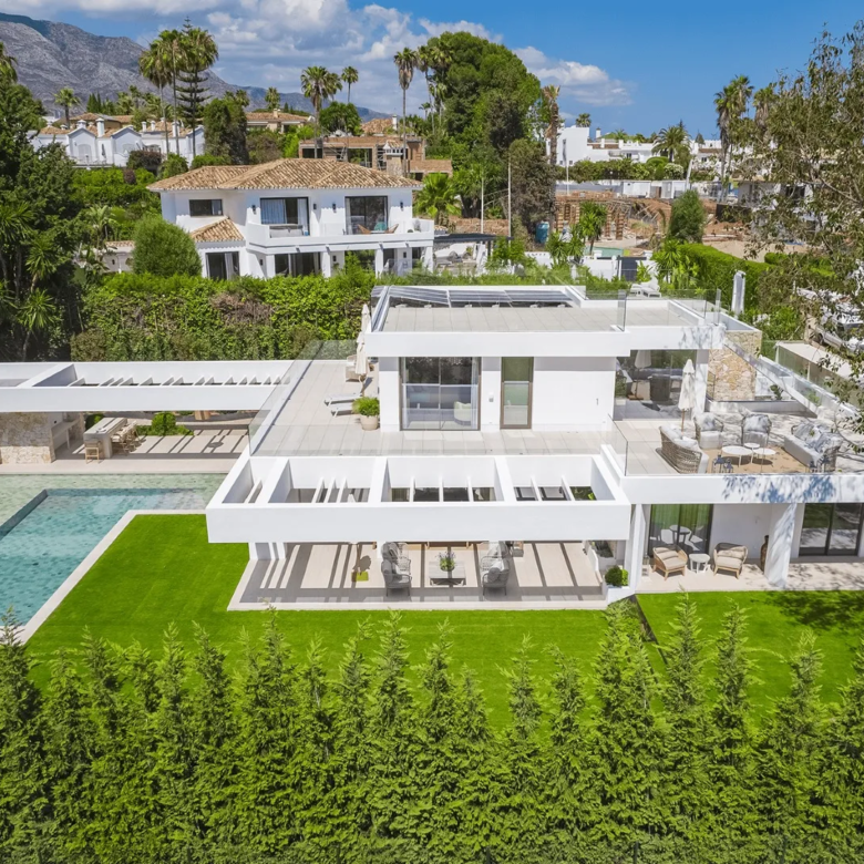 Buy Stunning Luxury Villa for Sale in Marbella Golf Banus