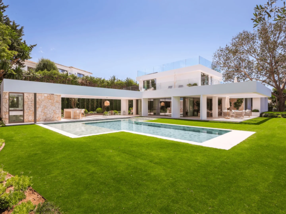 Buy Stunning Luxury Villa for Sale in Marbella Golf Banus
