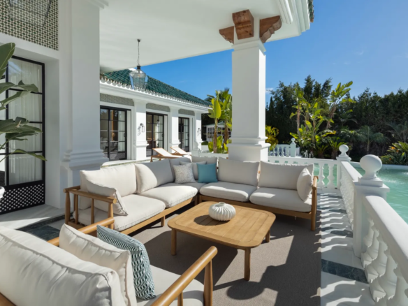 How to Buy Villa in Marbella 2025 Alhambra Palace Aloha Golf Nueva Andalucia