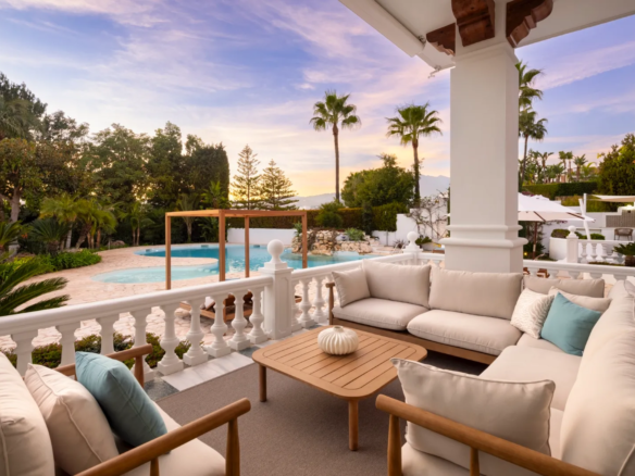 How to Buy Villa in Marbella 2025 Alhambra Palace Aloha Golf Nueva Andalucia