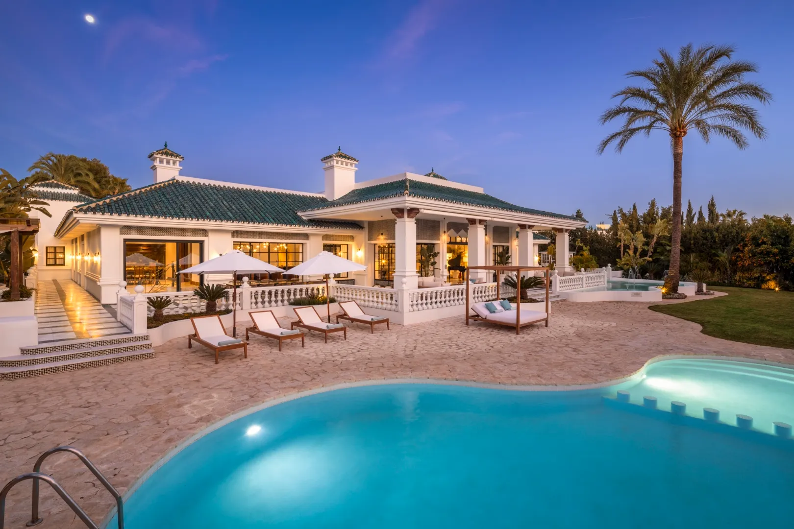 How to Buy Villa in Marbella 2025 Alhambra Palace Aloha Golf Nueva Andalucia