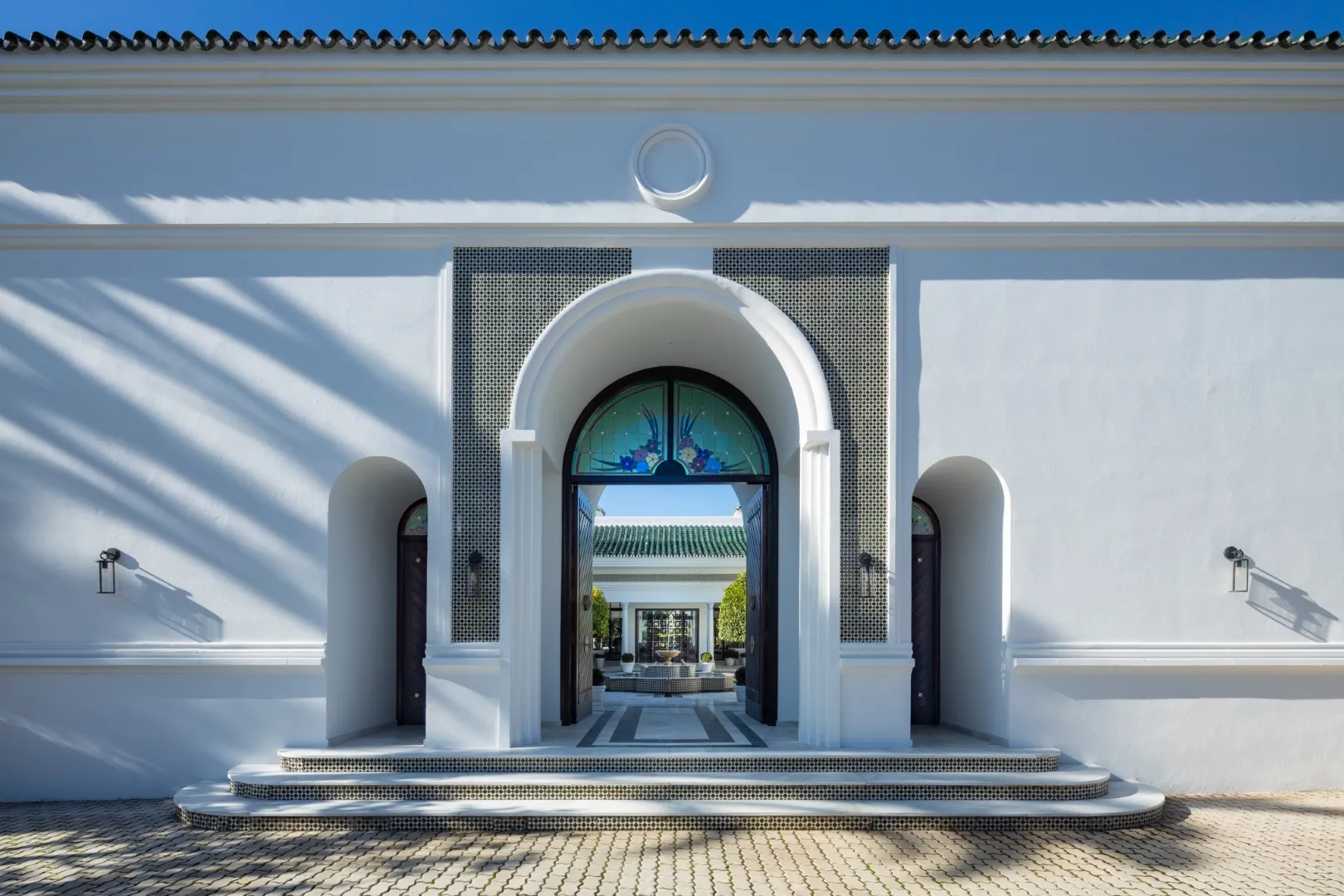 How to Buy Villa in Marbella 2025 Alhambra Palace Aloha Golf Nueva Andalucia