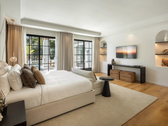 How to Buy Villa in Marbella 2025 Alhambra Palace Aloha Golf Nueva Andalucia