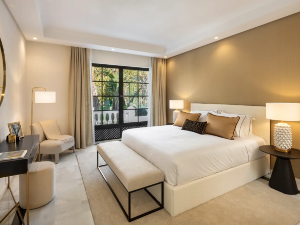 How to Buy Villa in Marbella 2025 Alhambra Palace Aloha Golf Nueva Andalucia