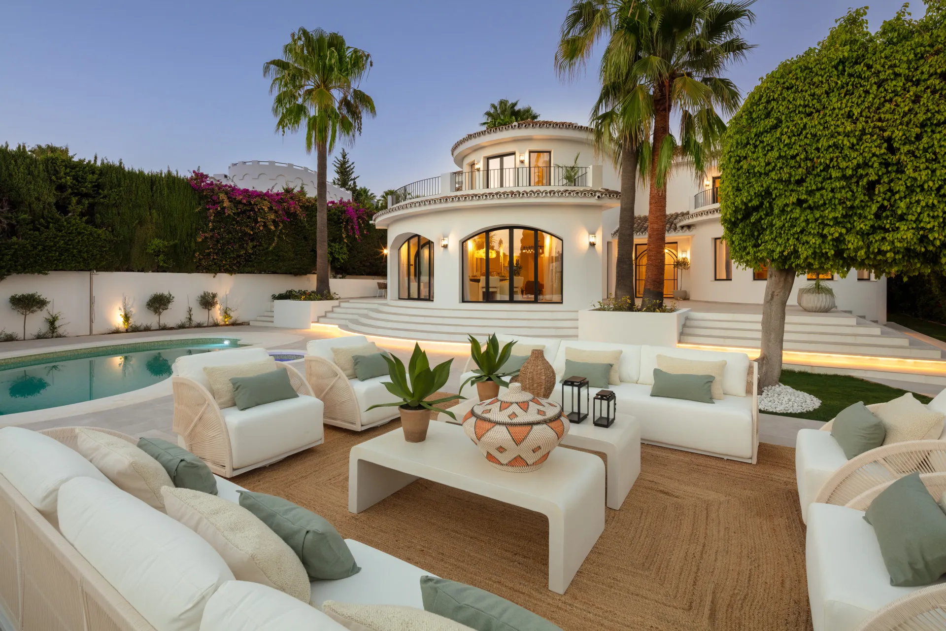 Marbella Buy Villa Nueva Andalucia Modern