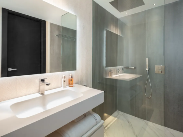 How to Buy Puerto Banus Apartment Sea Frontline Port 2025 Modern renewed luxury