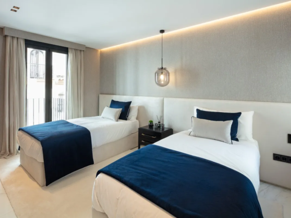 How to Buy Puerto Banus Apartment Sea Frontline Port 2025 Modern renewed luxury