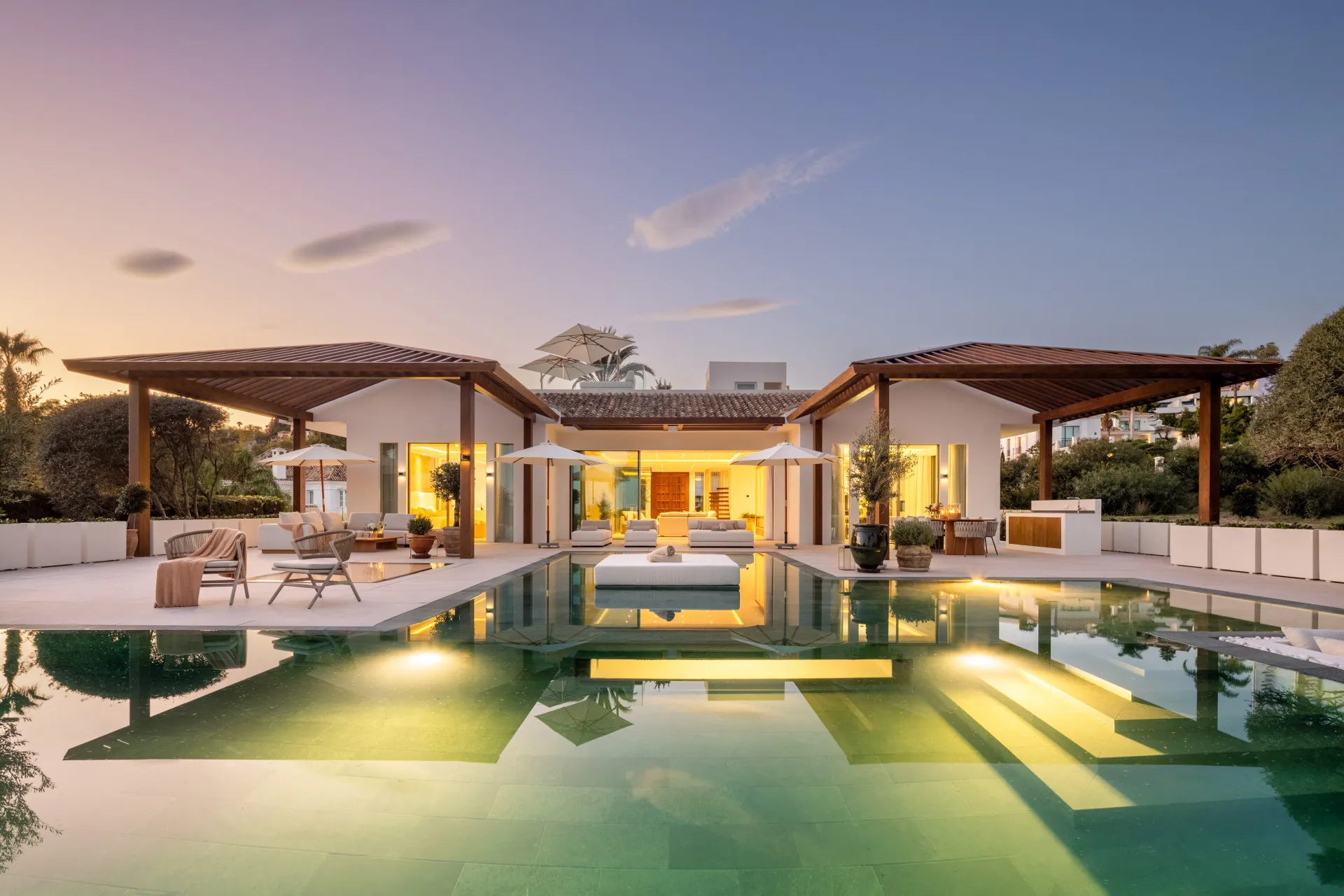 How to Buy a Marbella Modern Villa in 2025 Real Estate Agency Agent