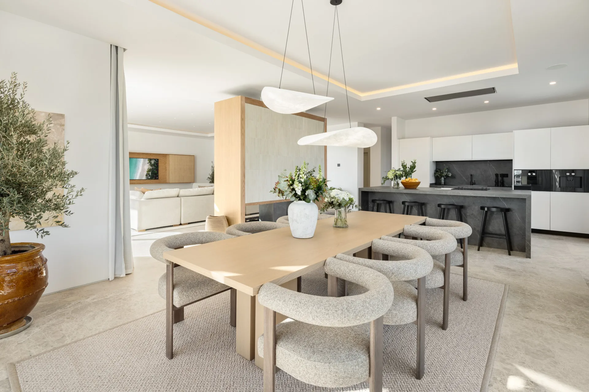 How to Buy a Marbella Modern Villa in 2025 Real Estate Agency Agent