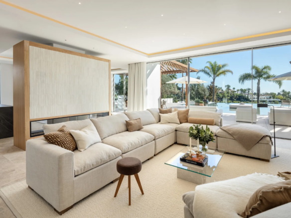 How to Buy a Marbella Modern Villa in 2025 Real Estate Agency Agent