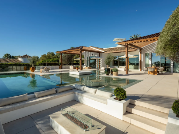 How to Buy a Marbella Modern Villa in 2025 Real Estate Agency Agent