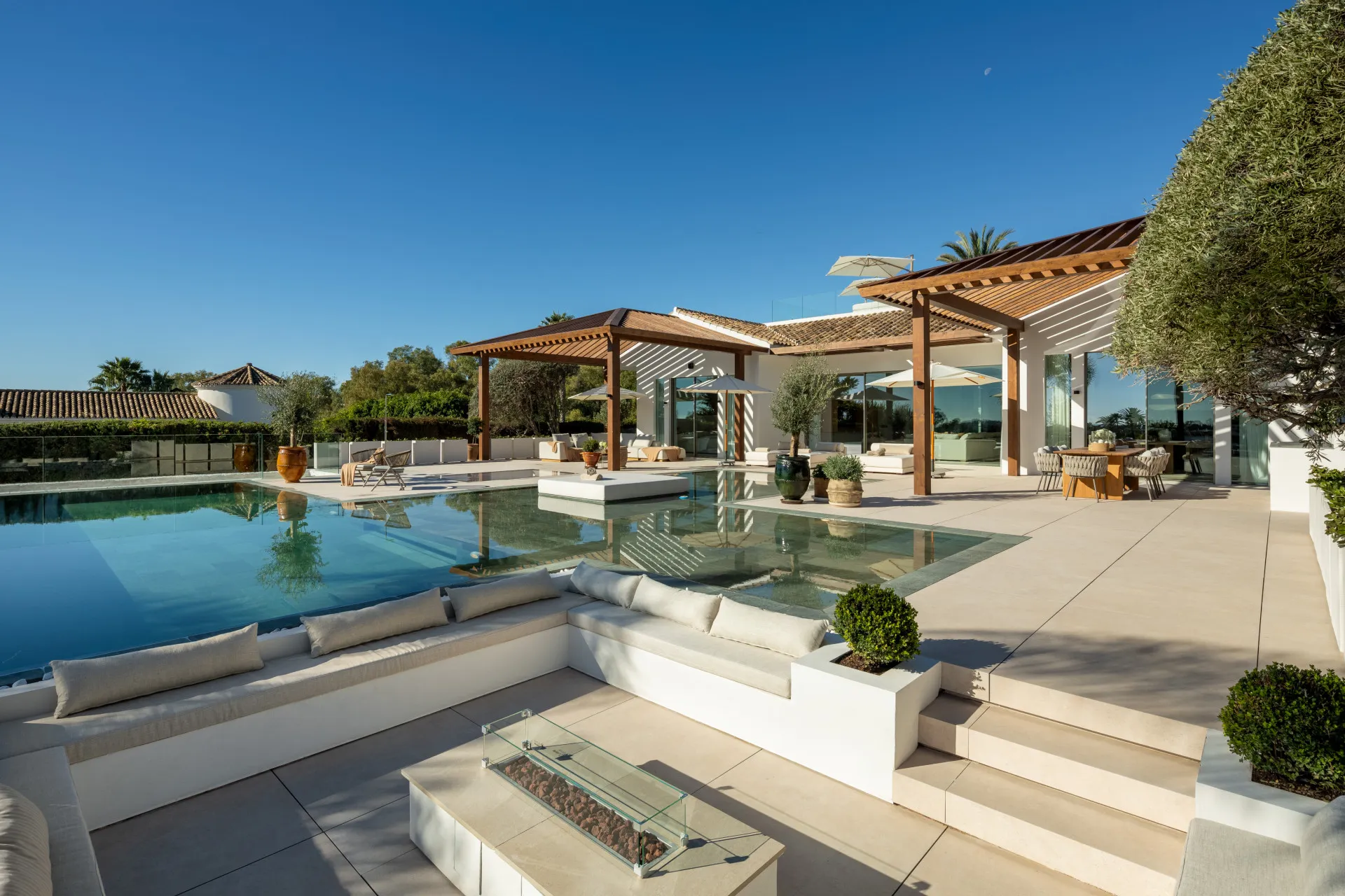 How to Buy a Marbella Modern Villa in 2025 Real Estate Agency Agent