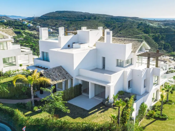 Buy Villa Marbella Club Hill Benahavis