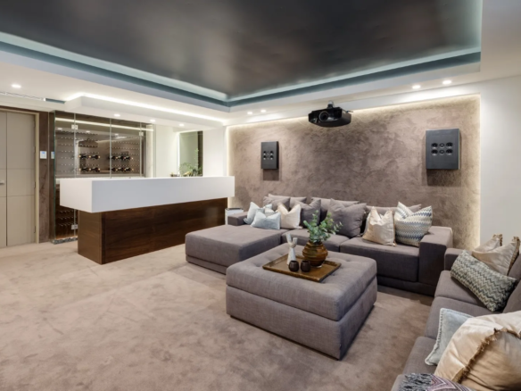 buy villa in Spain Marbella Puente Romano Altos Modern Beach