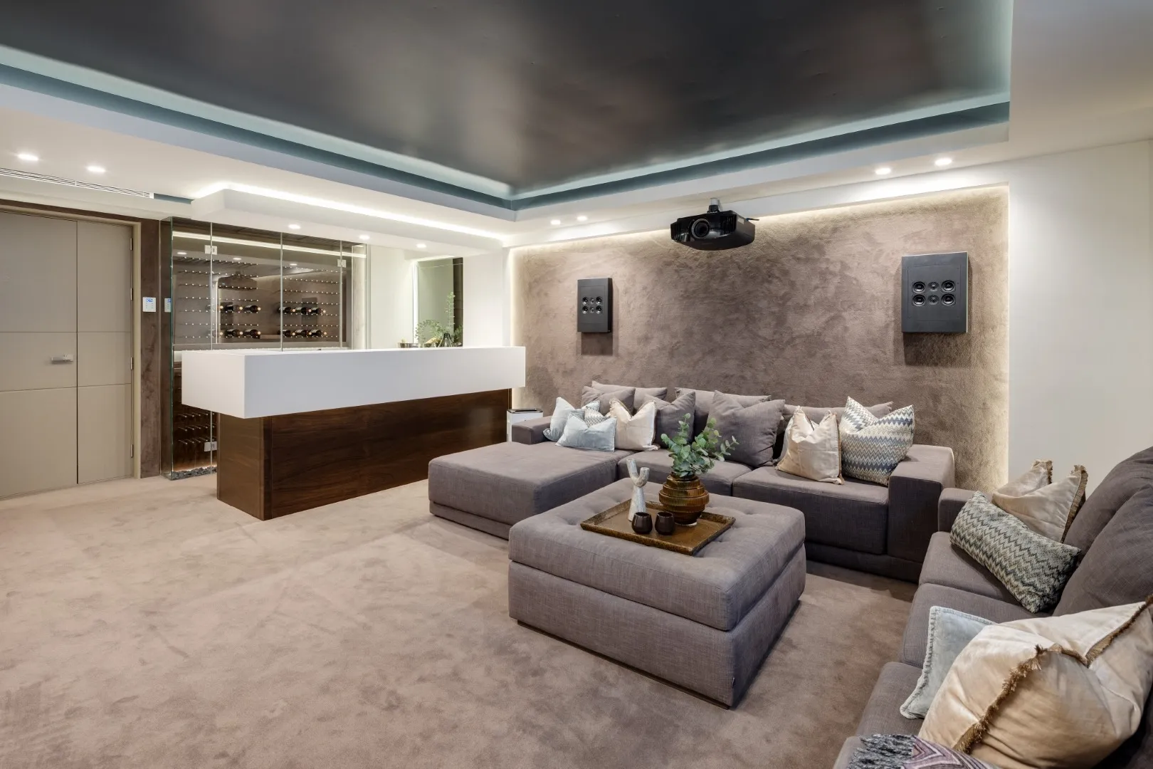 buy villa in Spain Marbella Puente Romano Altos Modern Beach