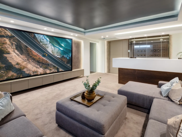 buy villa in Spain Marbella Puente Romano Altos Modern Beach