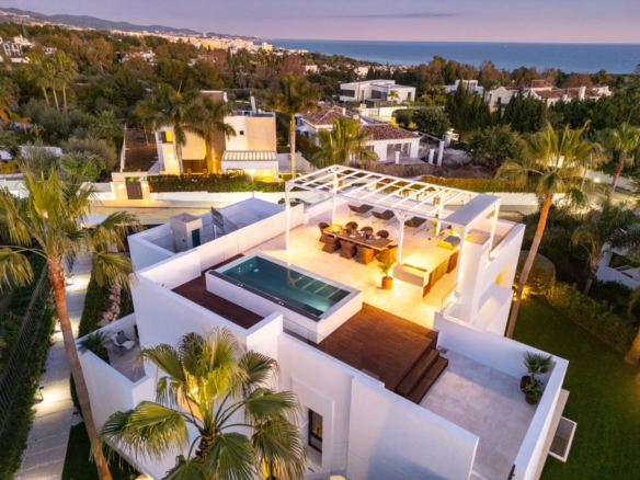 buy villa in Spain Marbella Puente Romano Altos Modern Beach