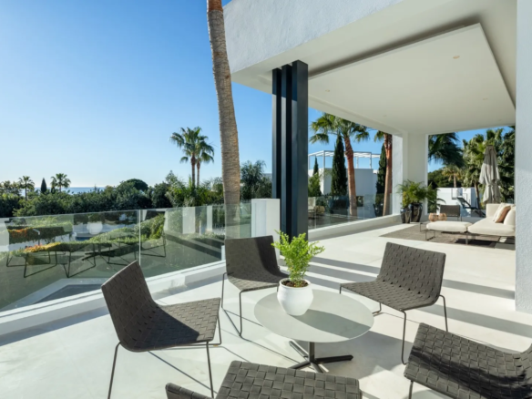 buy villa in Spain Marbella Puente Romano Altos Modern Beach