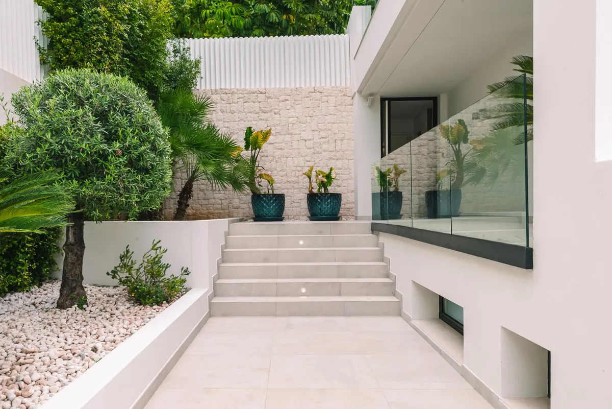 BUY VILLA MARBELLA NUEVA ANDALUCIA