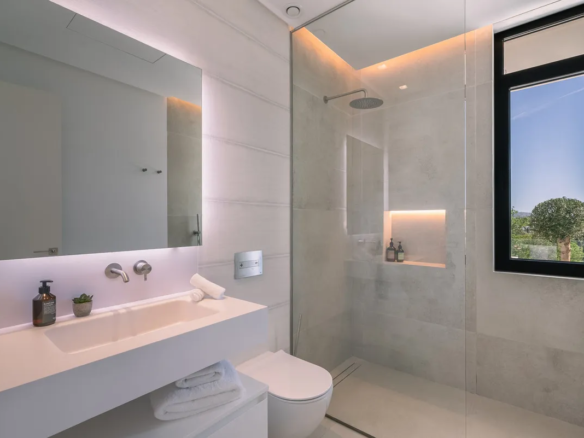 BUY VILLA MARBELLA NUEVA ANDALUCIA