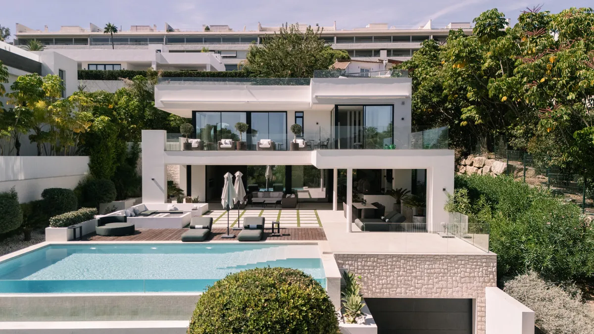 BUY VILLA MARBELLA NUEVA ANDALUCIA