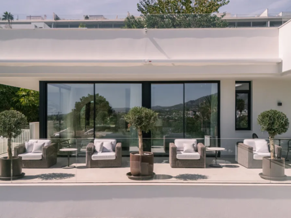 BUY VILLA MARBELLA NUEVA ANDALUCIA