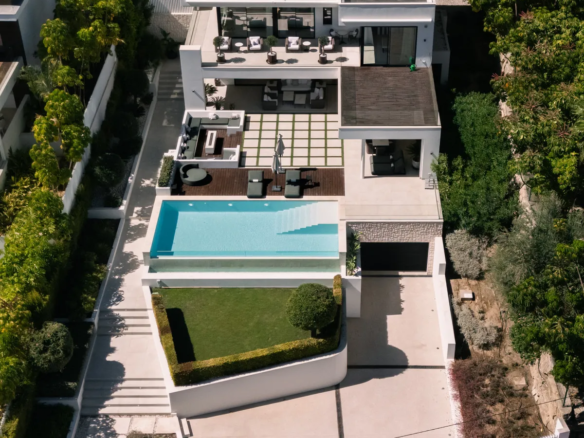 BUY VILLA MARBELLA NUEVA ANDALUCIA