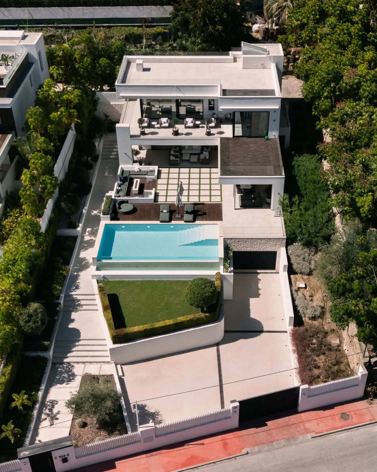 BUY VILLA MARBELLA NUEVA ANDALUCIA