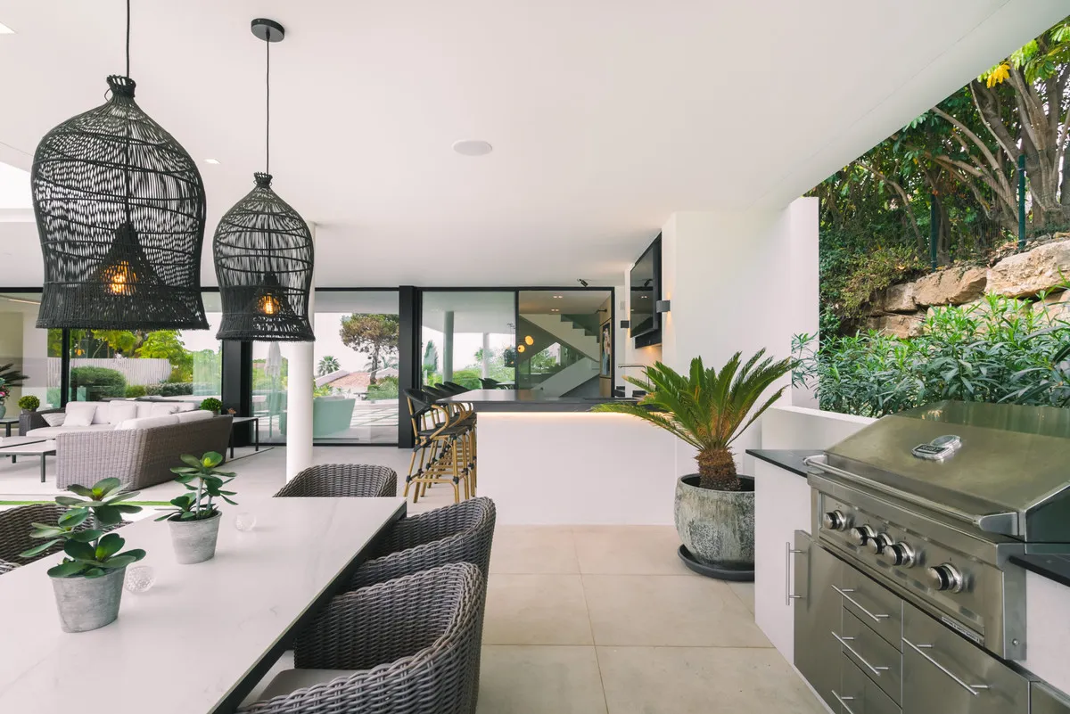 BUY VILLA MARBELLA NUEVA ANDALUCIA