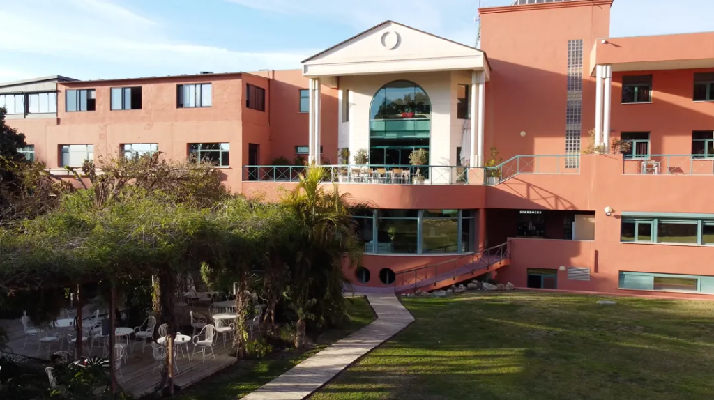 Les Roches College Marbella Info Contact Address where hoe