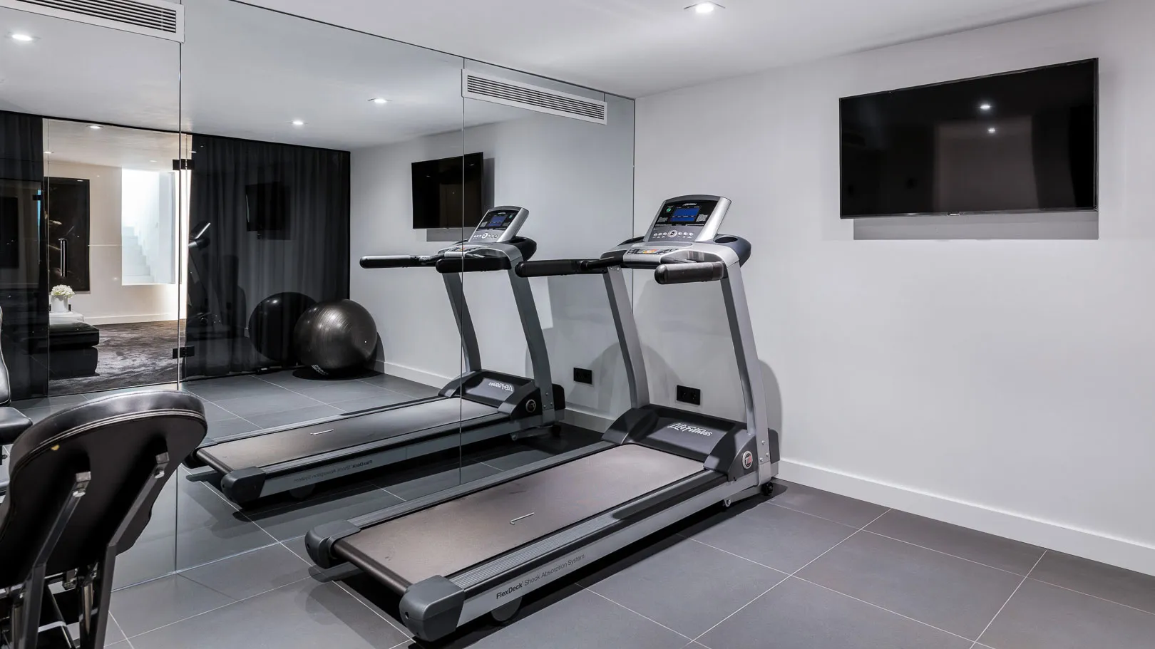 Golf Villa for Rent Marbella Spain Pool Cinema private security (12)