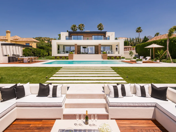Golf Villa for Rent Marbella Spain Pool Cinema private security (12)