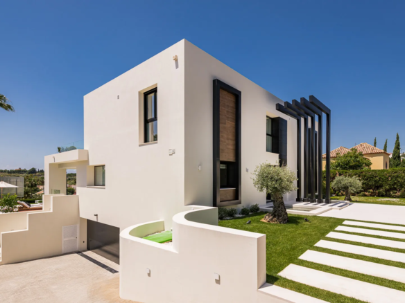 Golf Villa for Rent Marbella Spain Pool Cinema private security (1)