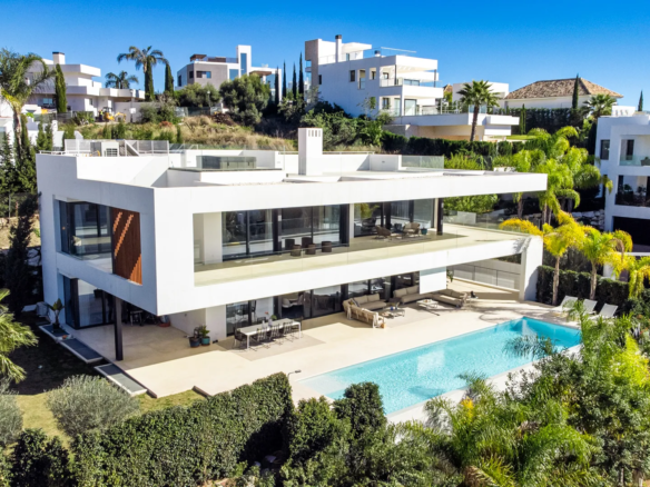 Golf Villa for Rent in Marbella 2025 holidays summer luxury infinite private pool (1)