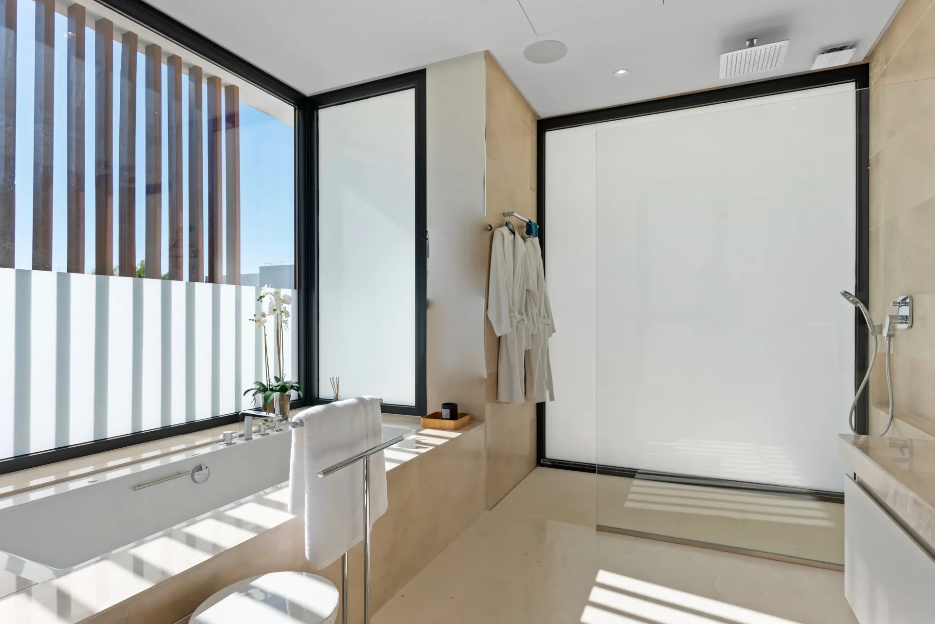 Golf Villa for Rent in Marbella 2025 holidays summer luxury infinite private pool (1)