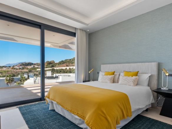 Golf Villa for Rent in Marbella 2025 holidays summer luxury infinite private pool (1)