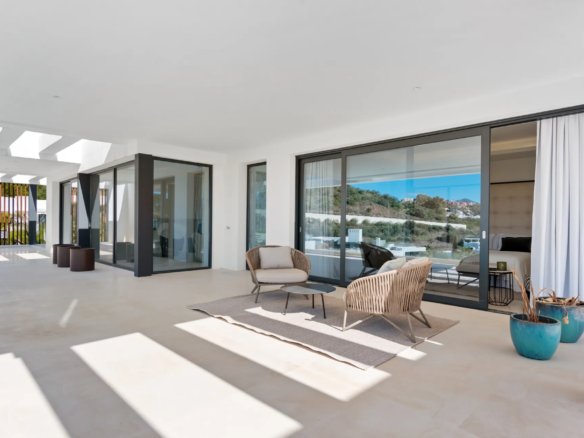 Golf Villa for Rent in Marbella 2025 holidays summer luxury infinite private pool (1)