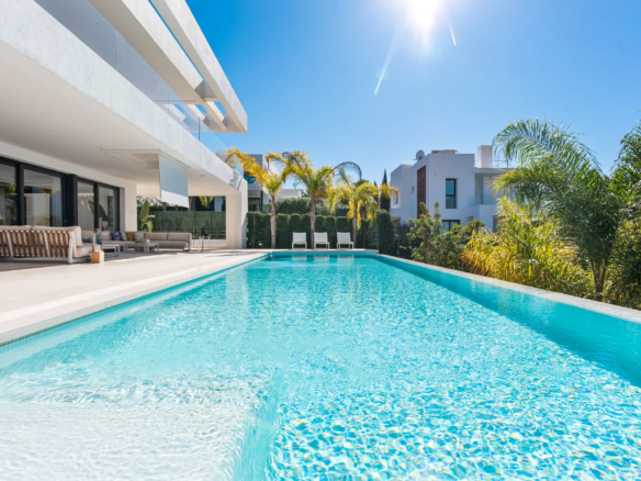 Golf Villa for Rent in Marbella 2025 holidays summer luxury infinite private pool (1)