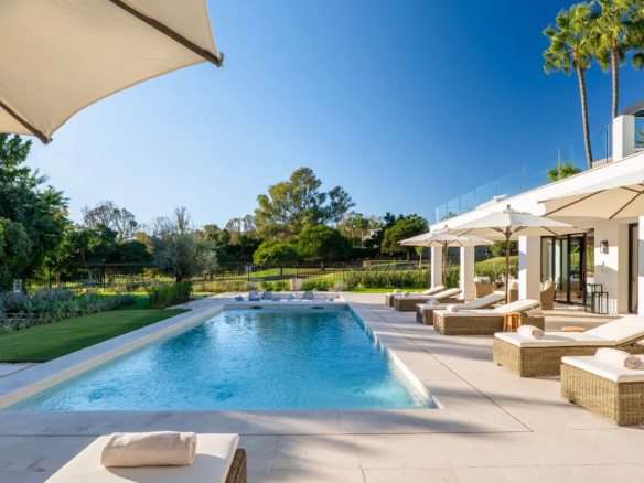 Golf Villa for Rent in Marbella private pool (1)