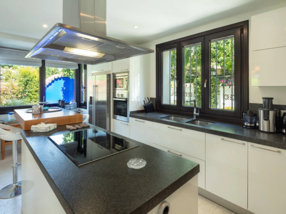 Villa for Rent in Golden Mile Marbella 5 rooms (1)