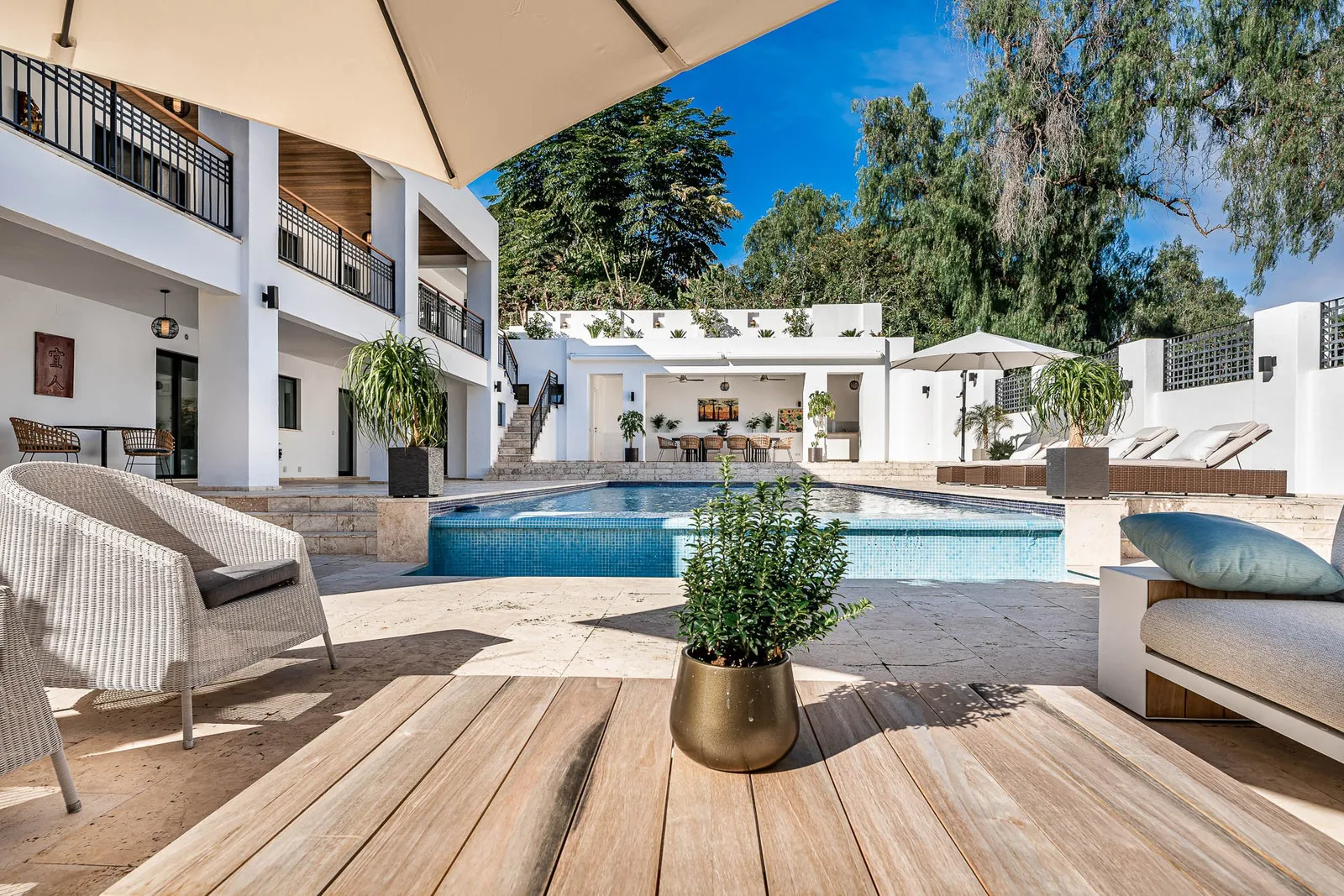 Villa for rent in marbella spain chef pool infinite luxury17