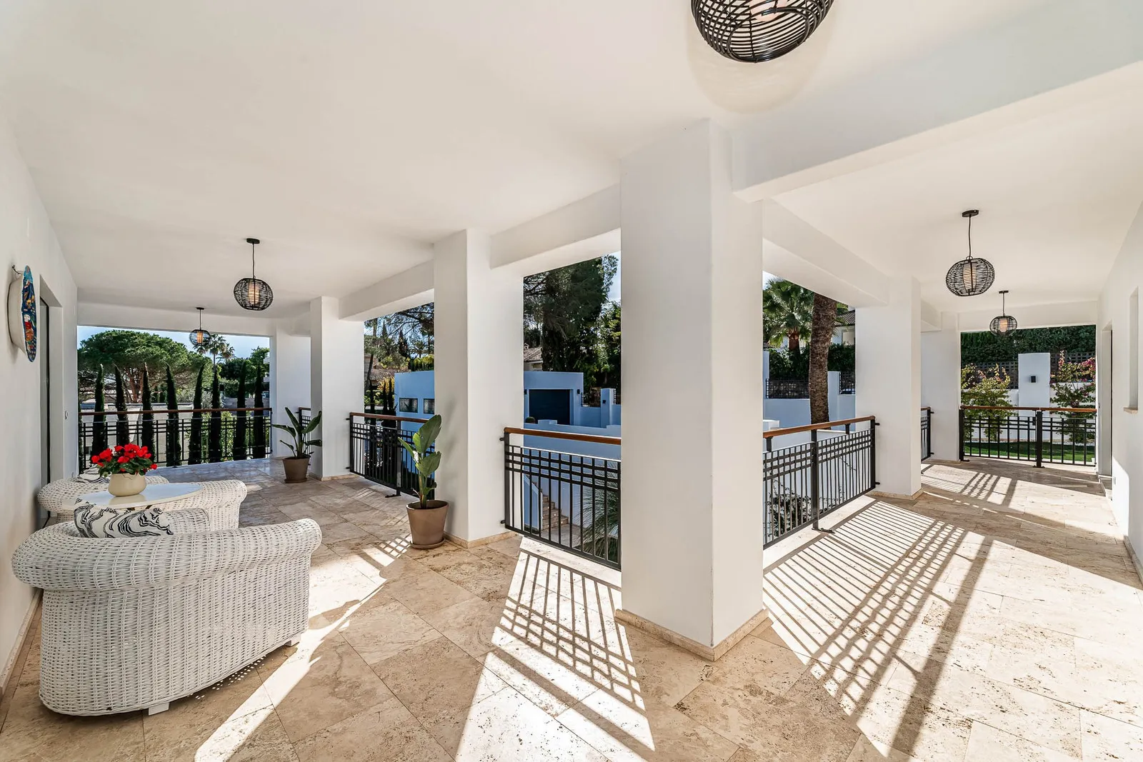 Villa for rent in marbella spain chef pool infinite luxury9