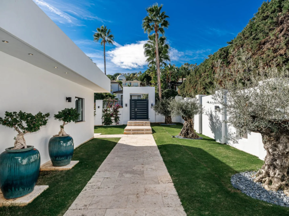 Villa for rent in marbella spain chef pool infinite luxury9