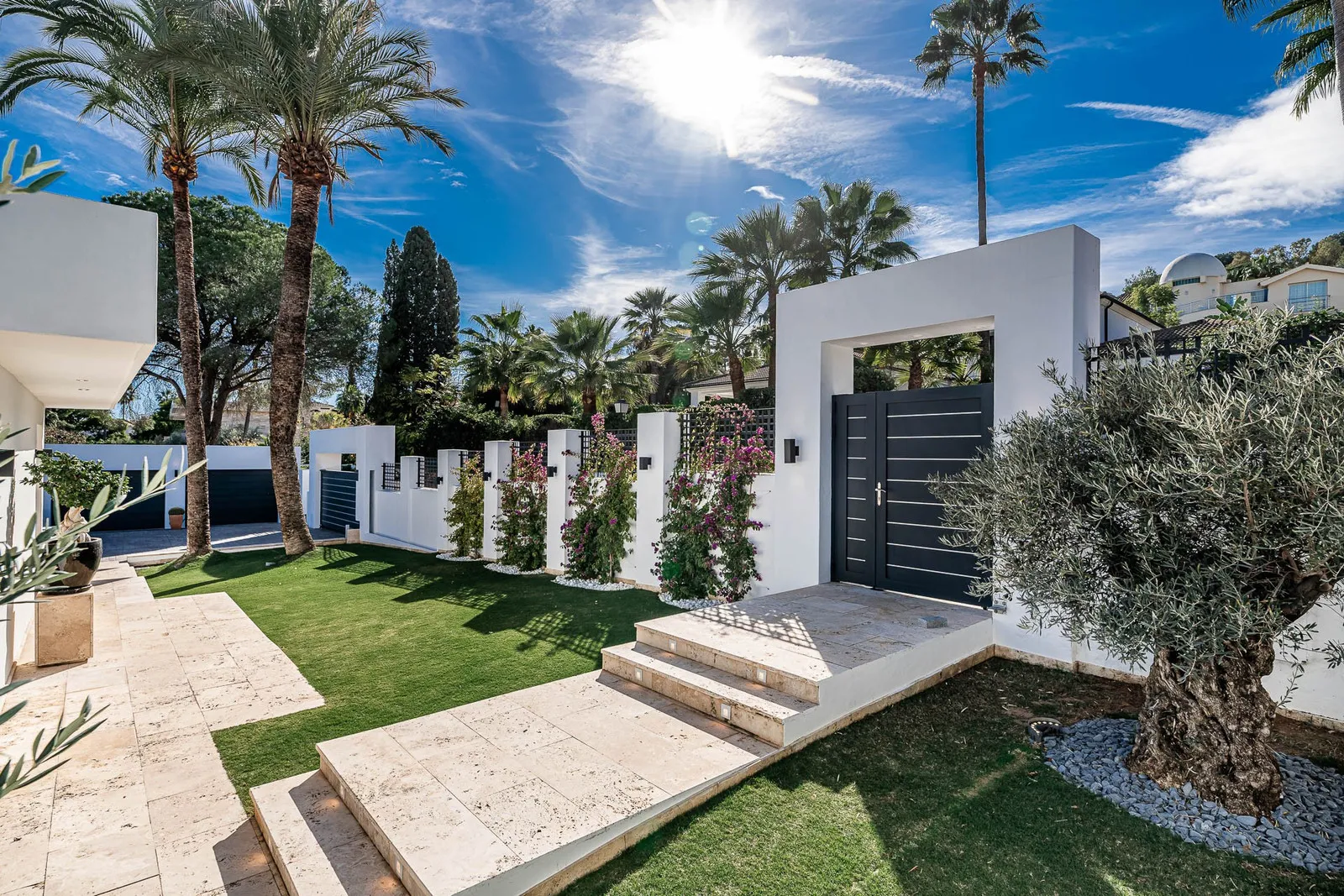 Villa for rent in marbella spain chef pool infinite luxury9