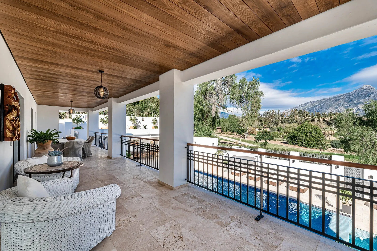 Villa for rent in marbella spain chef pool infinite luxury17