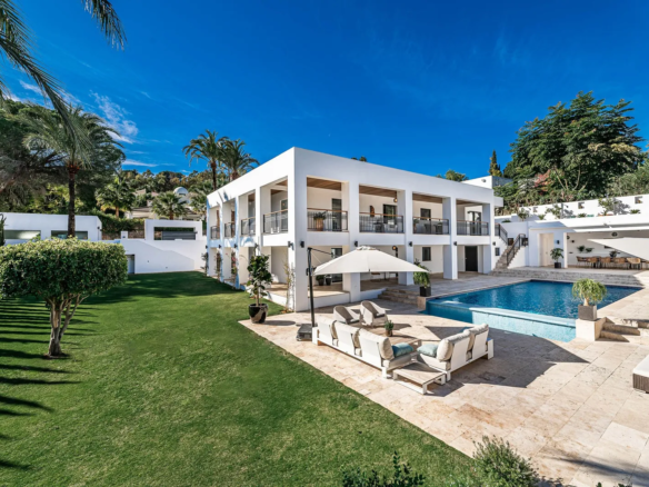 Villa for rent in marbella spain chef pool infinite luxury17