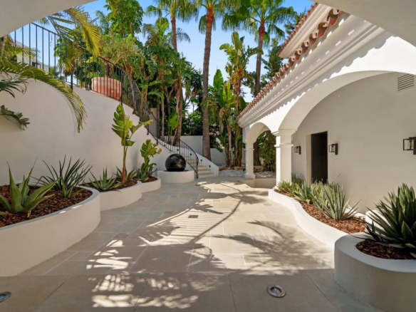 Stunning Villa for Sale in Marbella 2025 Golf Valley