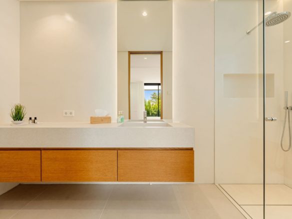 How to buy a Villa in Marbella (1)