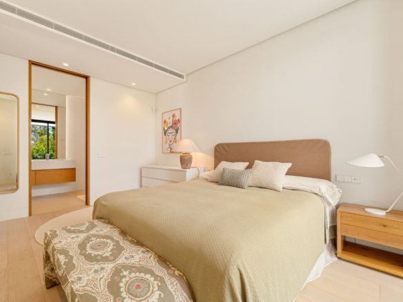 How to buy a Villa in Marbella (1)