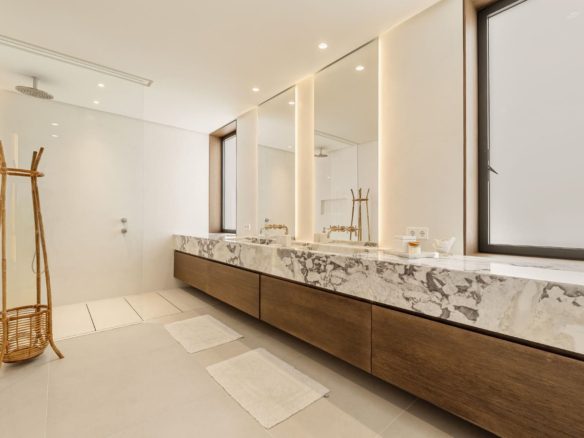 How to buy a Villa in Marbella (1)